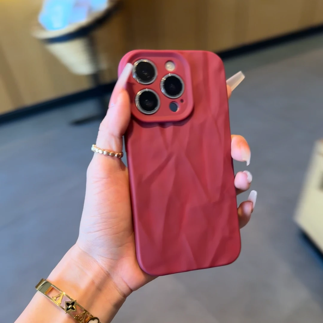 欧克里里酒红褶皱适用iPhone17/16pro手机壳苹果15/14全包12/13壳