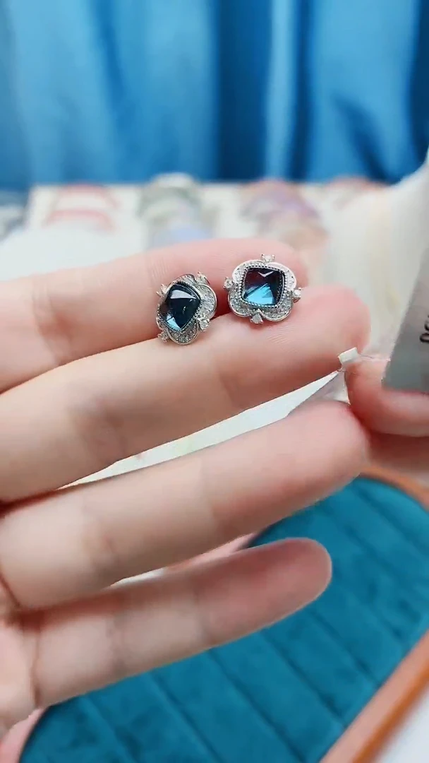 银S925镶嵌托帕石耳饰229ZB1110产品一个（多样性）