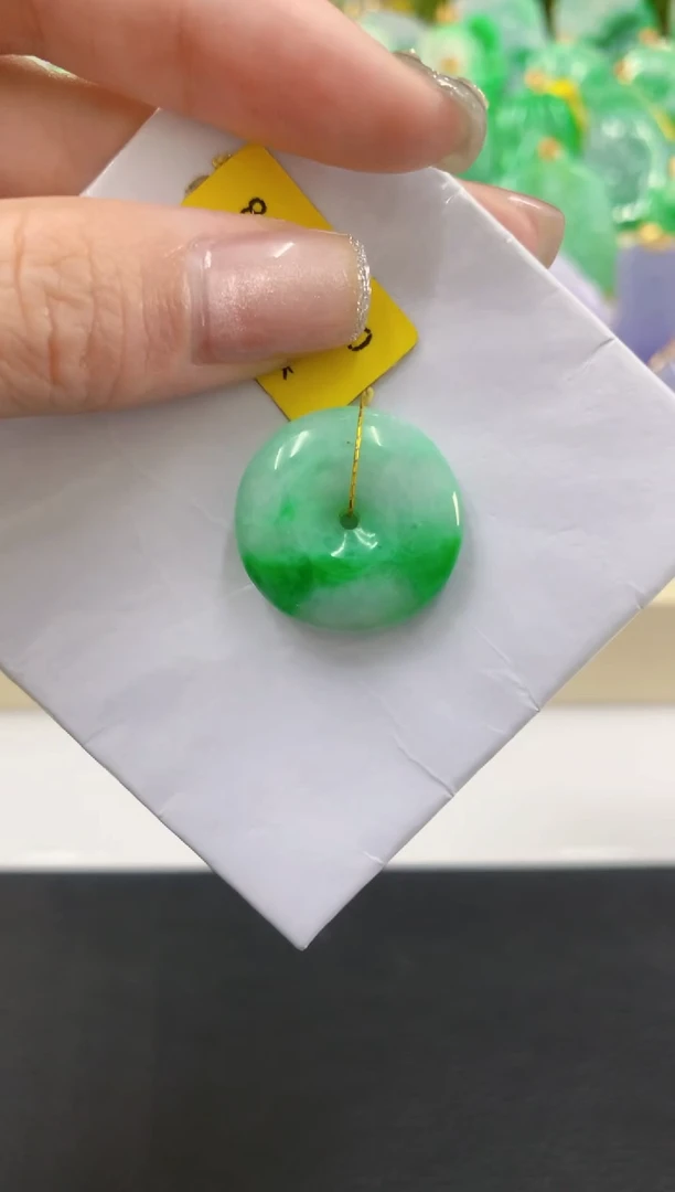 吊坠(不含链)未镶嵌翡翠挂件