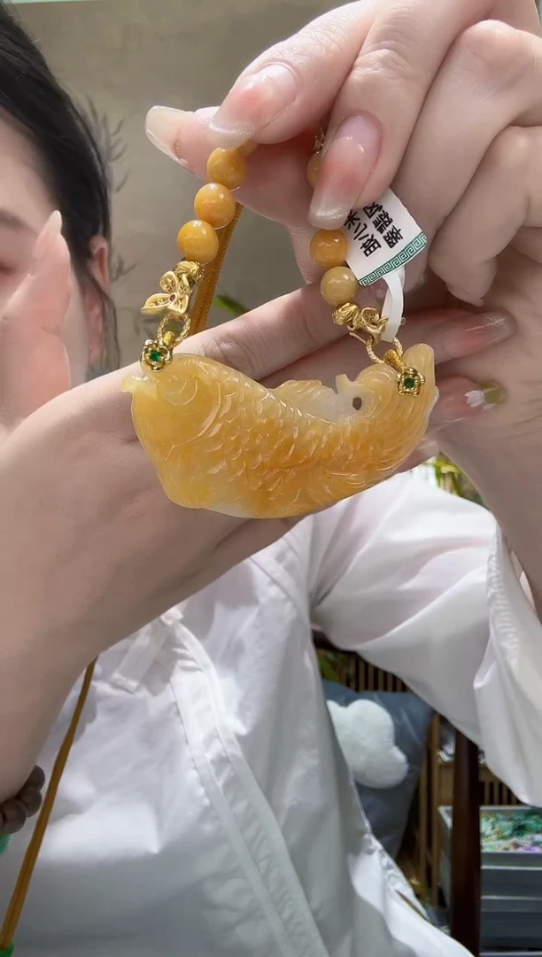 翡翠未镶嵌颈饰吊坠