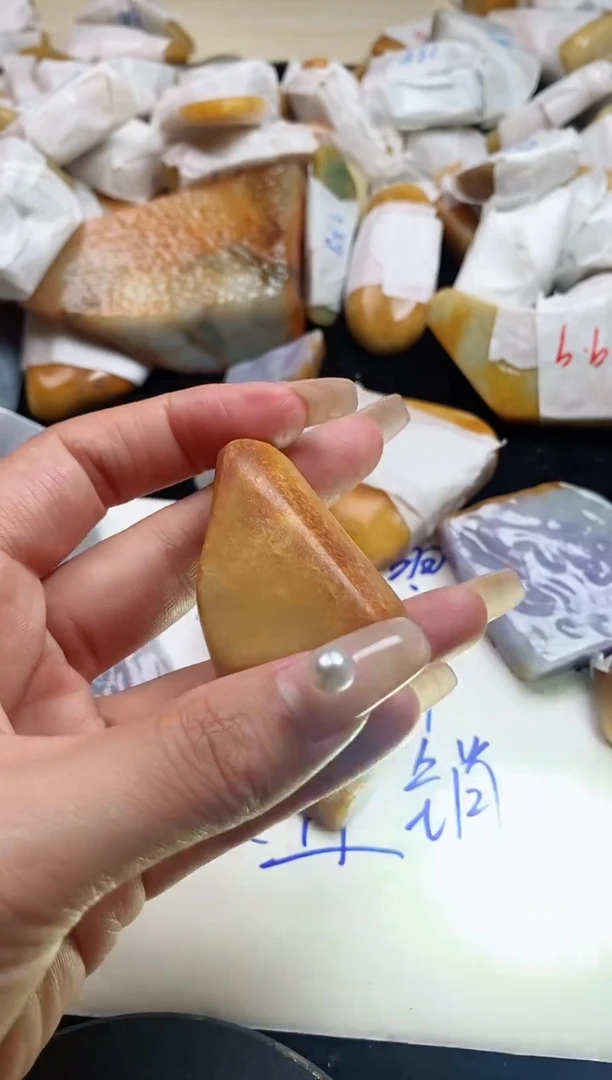 翡翠裸石翡翠挂件裸石