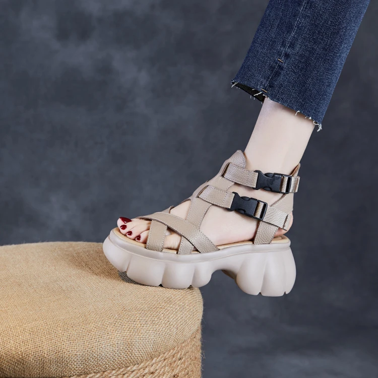 5.5cm厚底凉鞋女2025夏新小个子高跟增高休闲罗马交叉带凉鞋