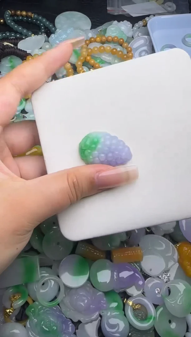 翡翠未镶嵌颈饰天然缅甸翡翠吊坠