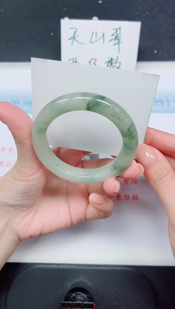 【闪购商品】石英质玉手镯未镶嵌134-53