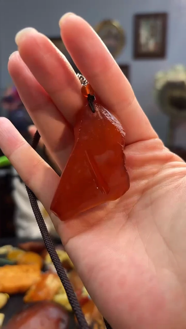 琥珀颈饰未镶嵌吊坠