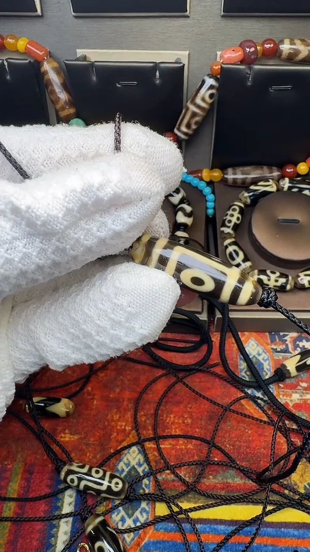 只买单纯的吊坠，没带链子，属的性质。无金*2y