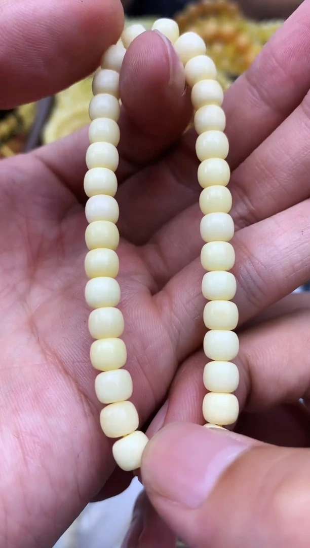 裸石琥珀未镶嵌手串