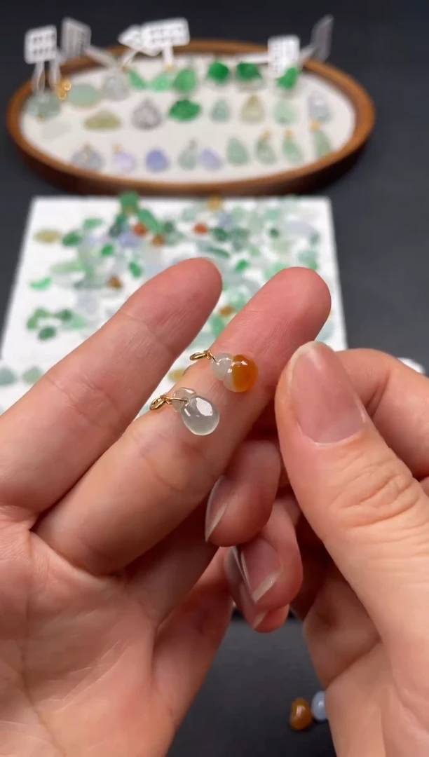 吊坠(不含链)18K金镶嵌翡翠2个JK533