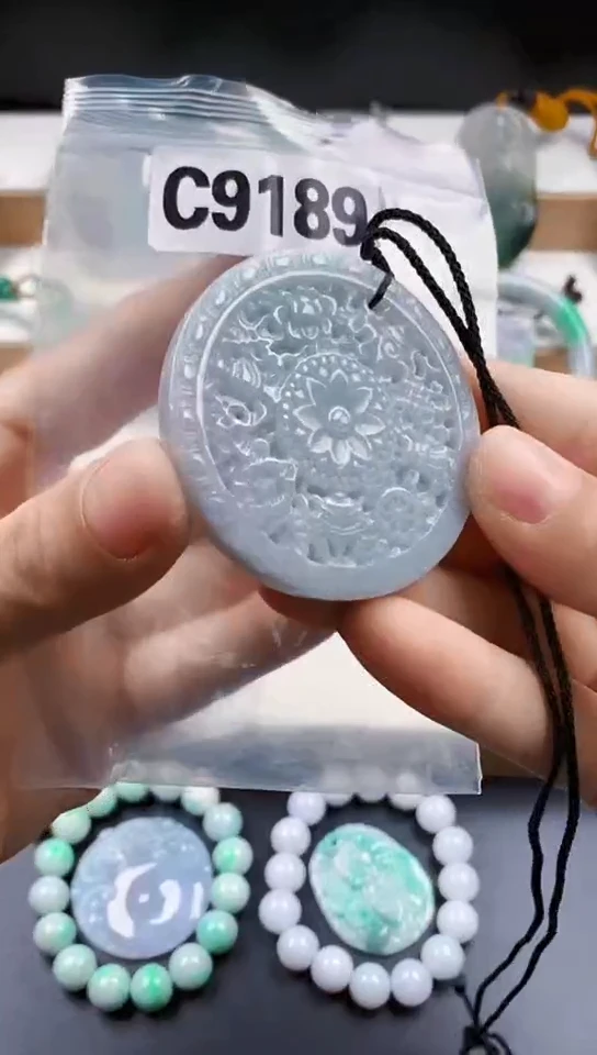 颈饰未镶嵌翡翠天然翡翠吊坠挂件