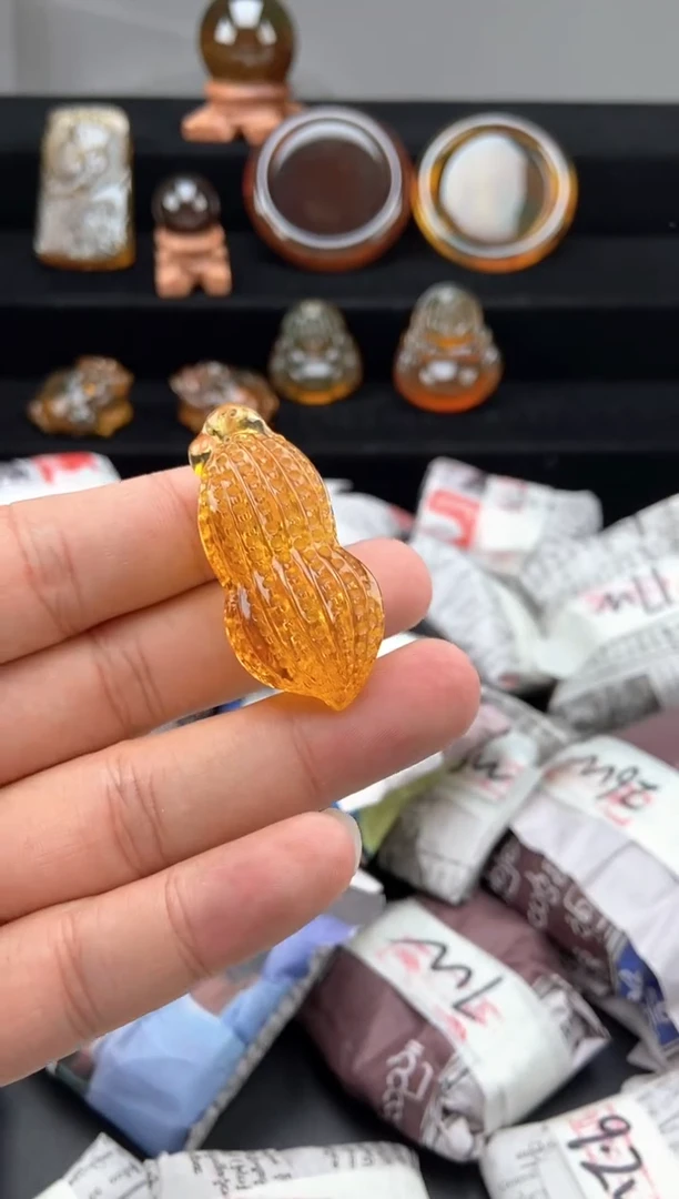 琥珀颈饰未镶嵌花生吊坠