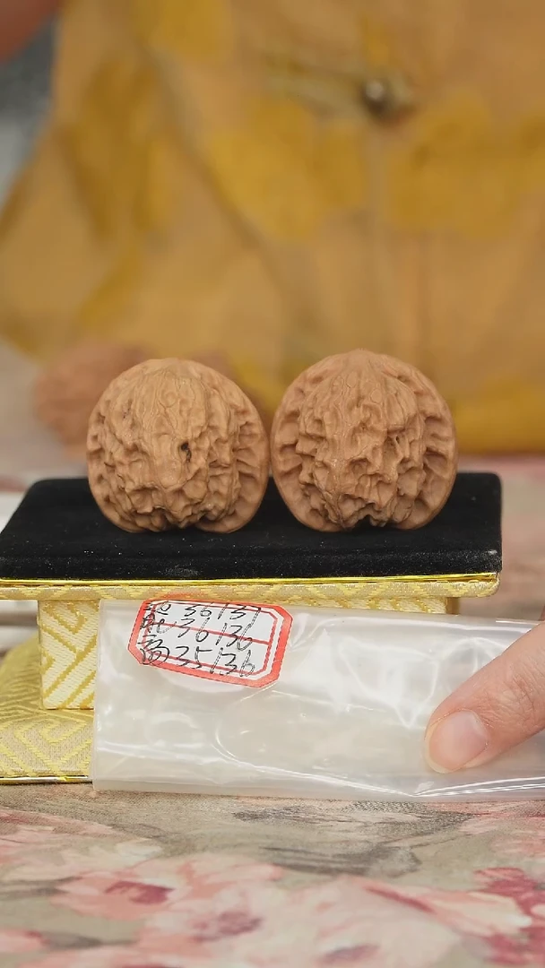 文玩核桃把件野狼