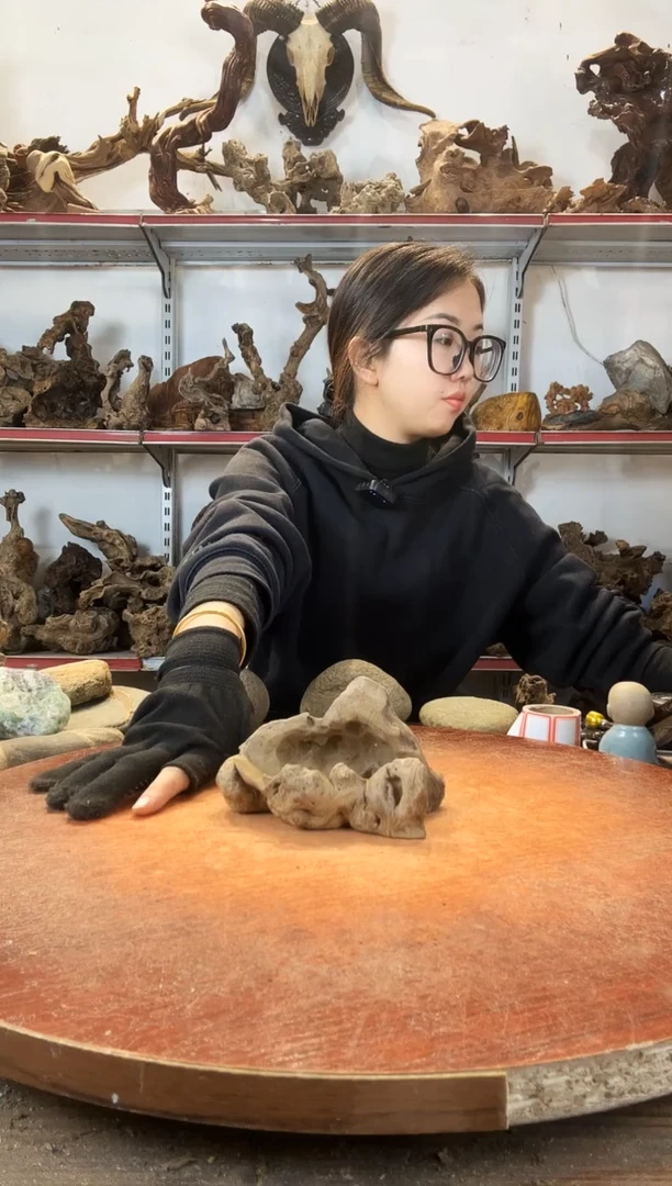 木山**田黄荆随型风化镂空底座摆件无漆无蜡