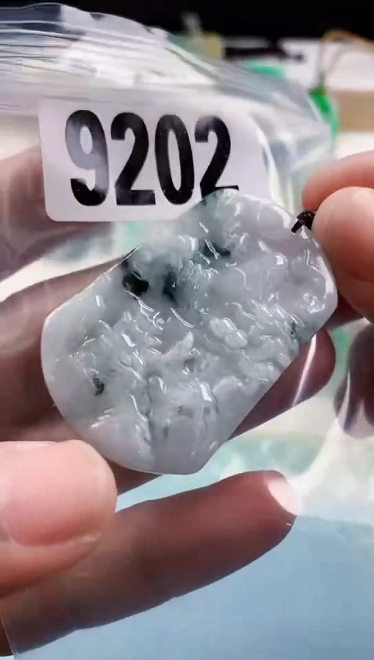 【闪购商品】翡翠挂件未镶嵌天然翡翠吊坠挂件