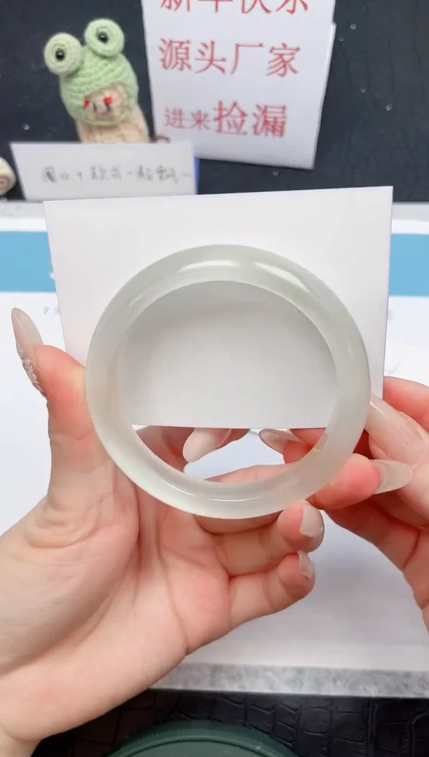 【闪购商品】石英质玉手镯未镶嵌91-60