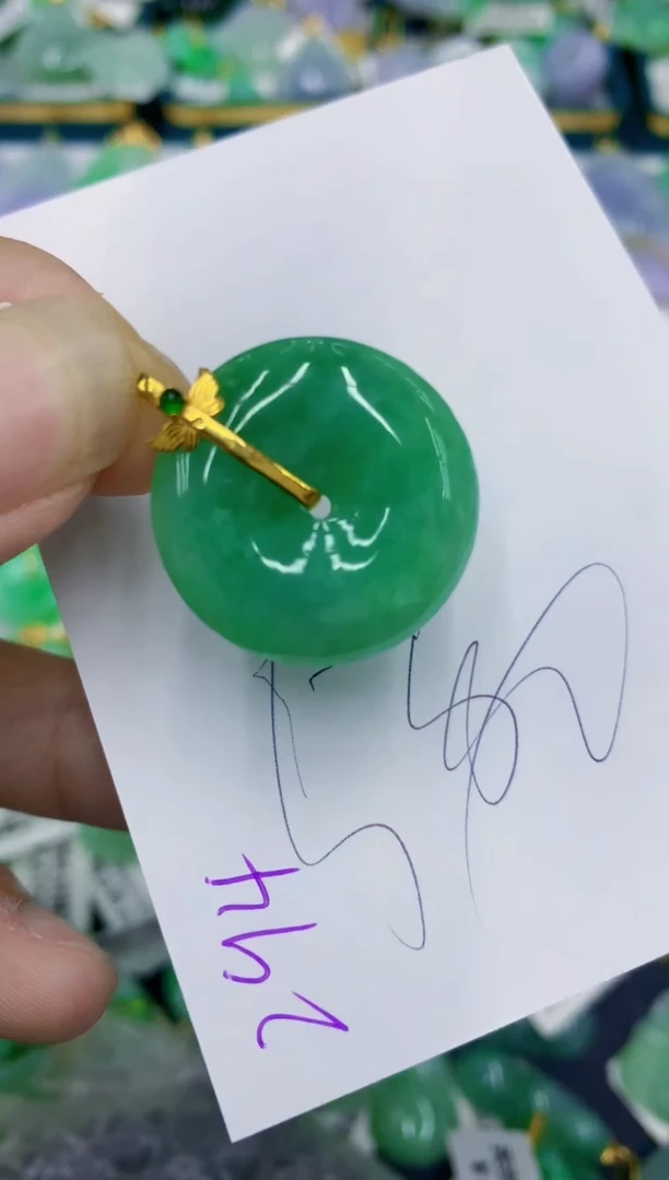 翡翠18K金镶嵌颈饰11111111111