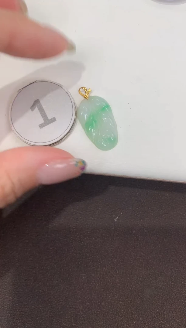 颈饰18K金镶嵌翡翠天然缅甸A货翡翠