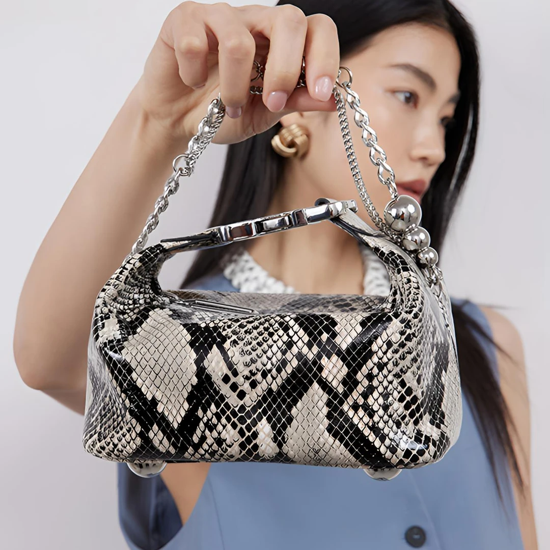 万里马2025美杜莎蛇皮纹时尚通勤手拎包潮流便当包链条单肩斜挎包