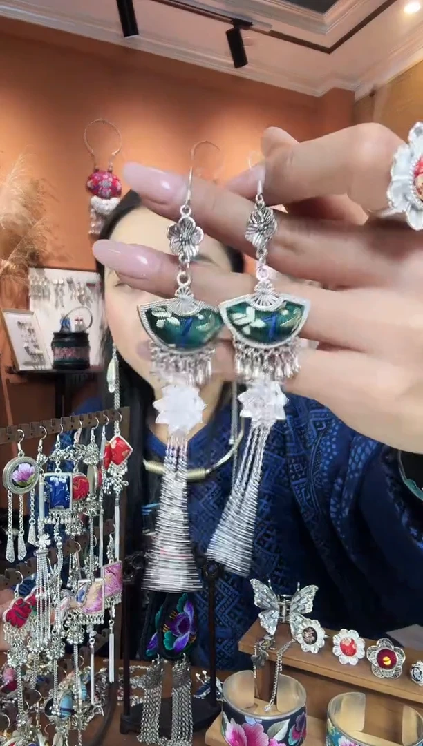 【闪购商品】刺绣纯手工民族风耳环