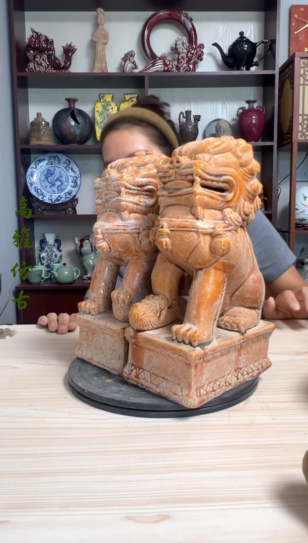 复古一对高雅瓷器摆件