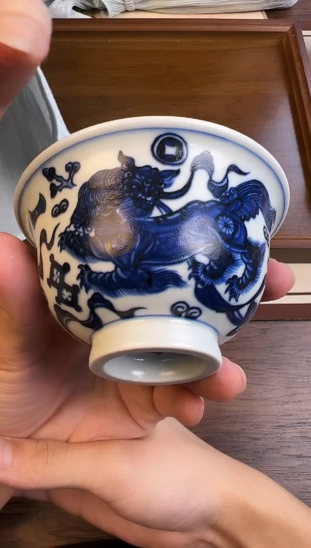 问青坊纯手工手绘青花狮子绣球柴窑压手杯