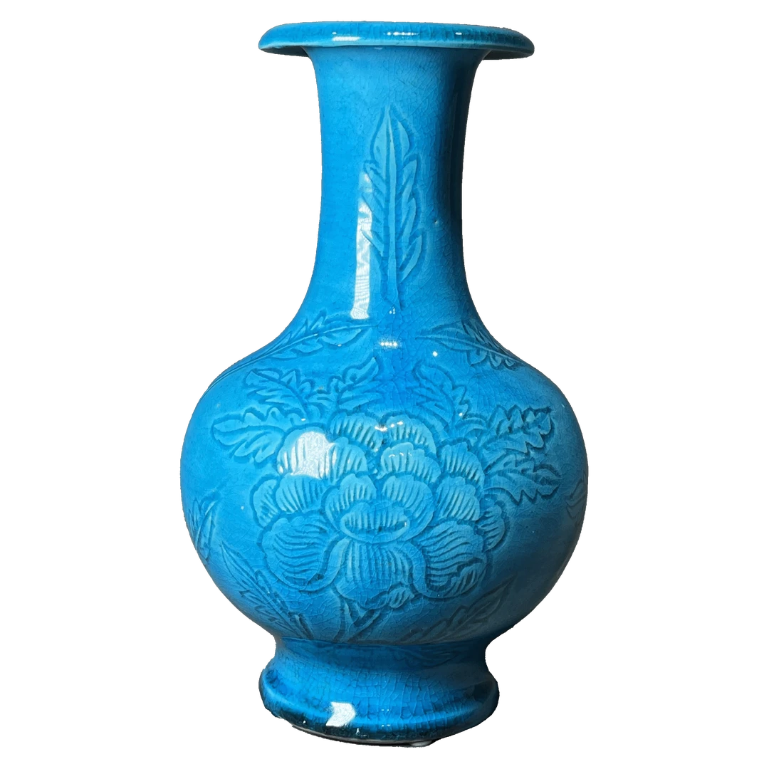 25190525蓝釉暗刻花卉纹赏瓶