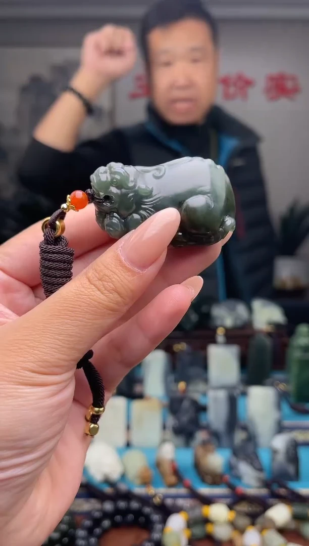 未镶嵌和田玉挂件1