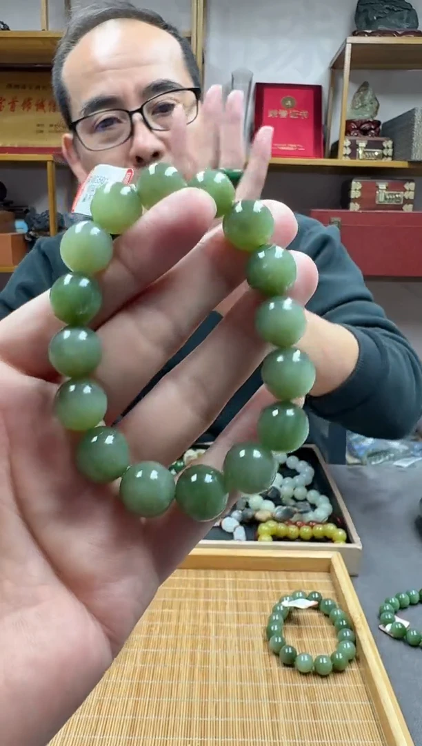 未镶嵌手链和田玉12俄