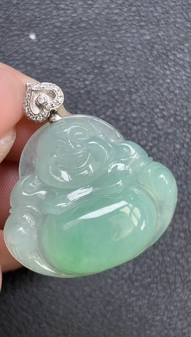 颈饰18K金镶嵌翡翠佛公