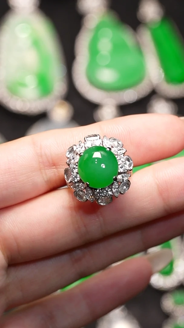 翡翠18K金镶嵌吊坠(不含链)dz