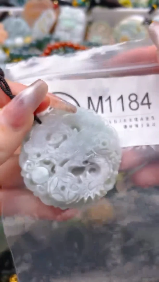 【闪购商品】翡翠颈饰未镶嵌/M/翡翠A货一图一物