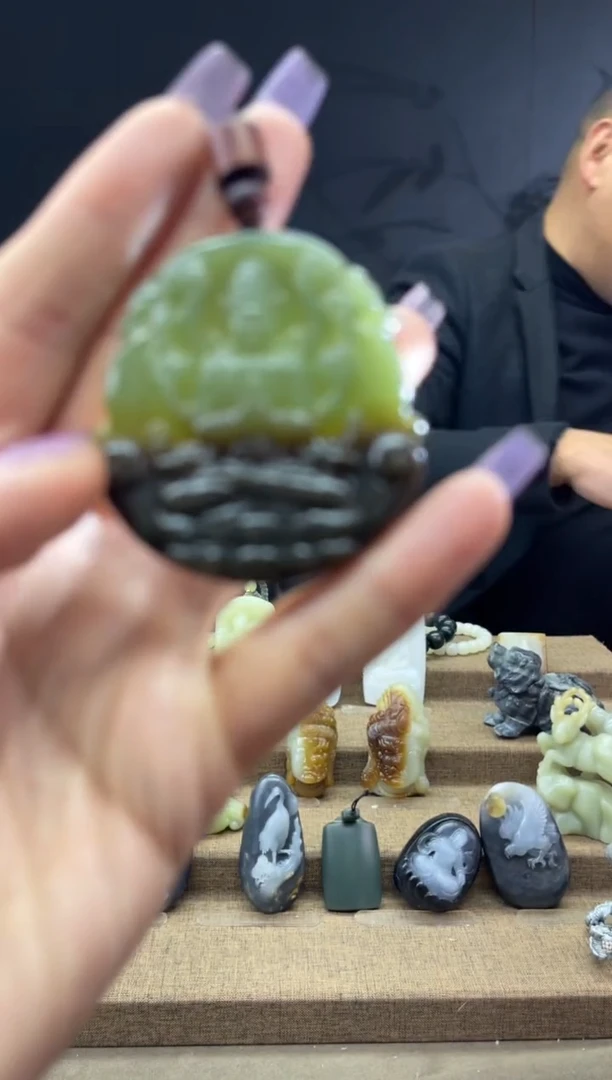 颈饰未镶嵌和田玉1