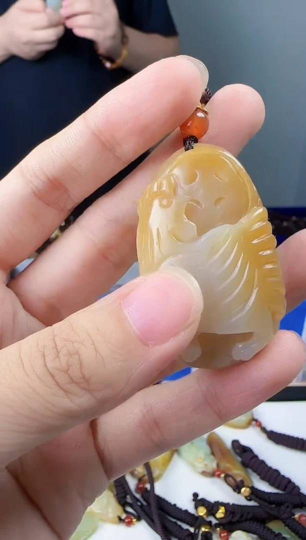 和田玉未镶嵌颈饰1