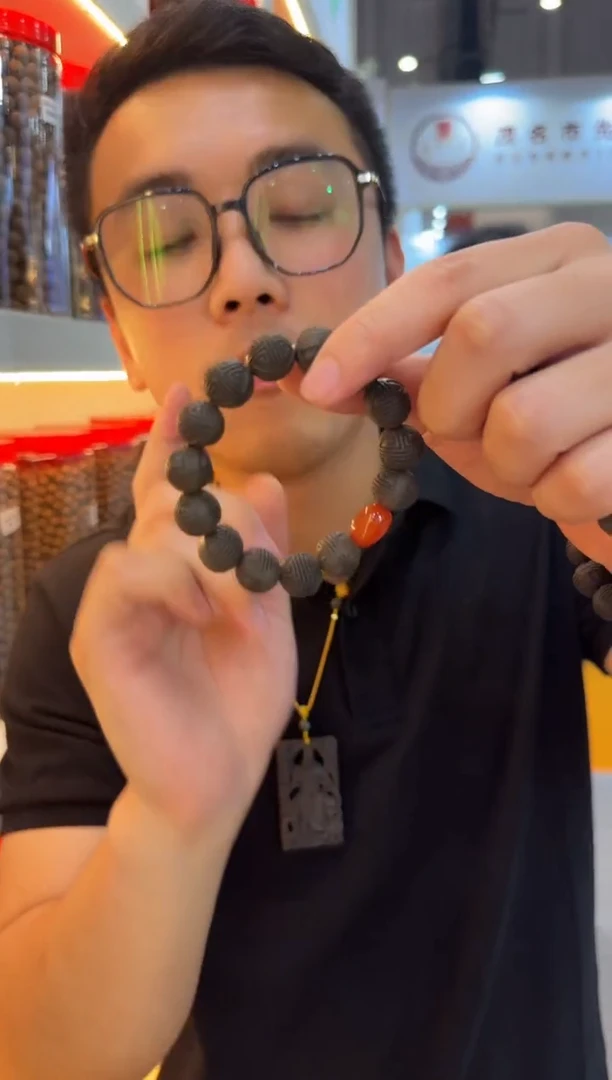 0000000000000000男+2