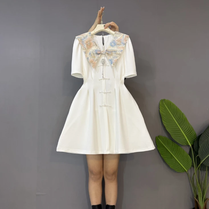 新款大码女装时尚洋气娃娃领复古盘扣减龄显瘦收腰连衣裙