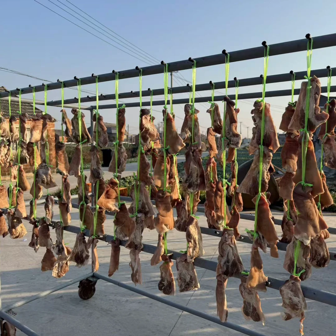 农家风味自然晒干咸猪嘴