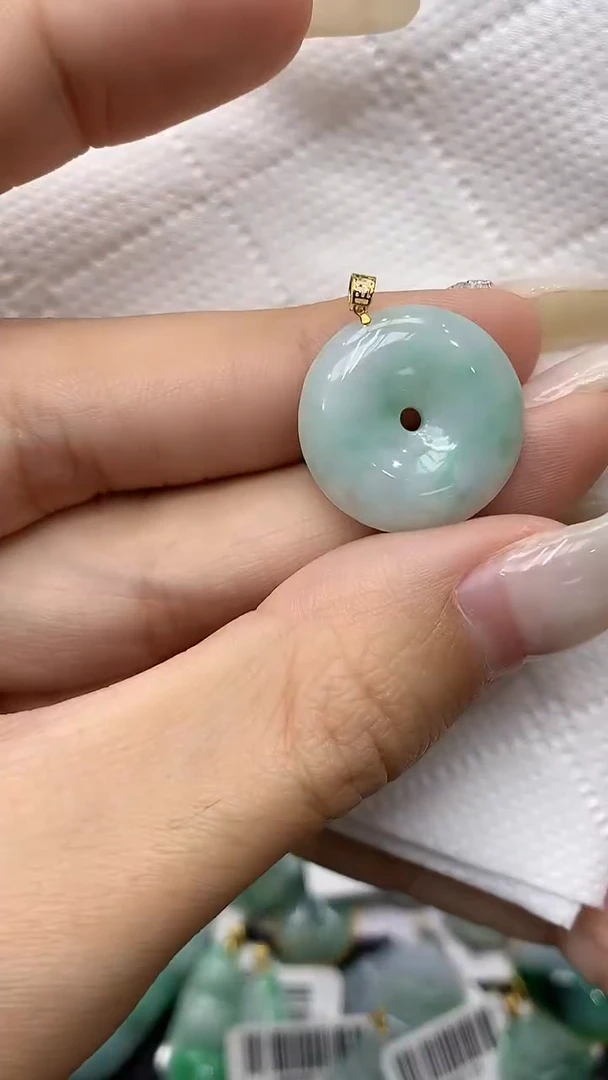 颈饰18K金镶嵌翡翠11111111111