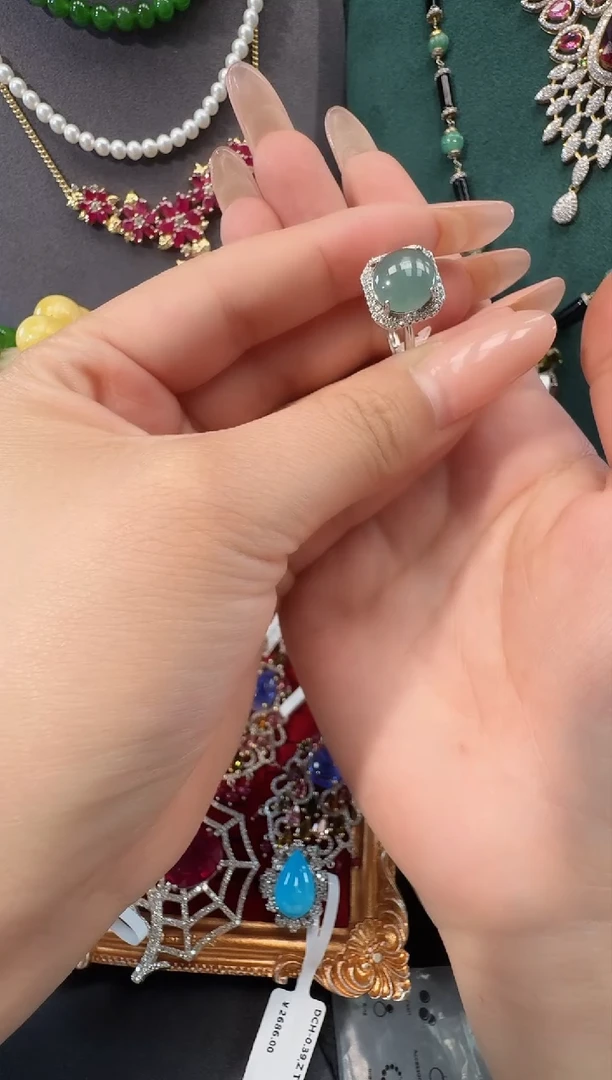 未镶嵌戒指翡翠戒指