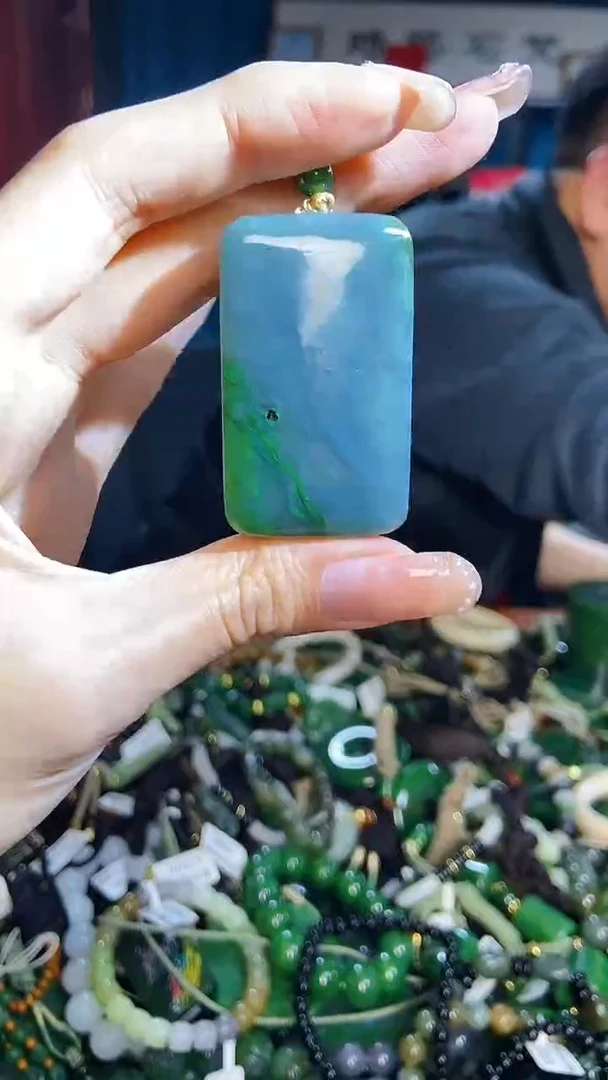 未镶嵌和田玉挂件1