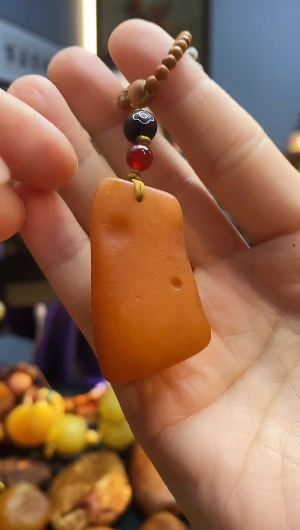 琥珀颈饰未镶嵌挂件