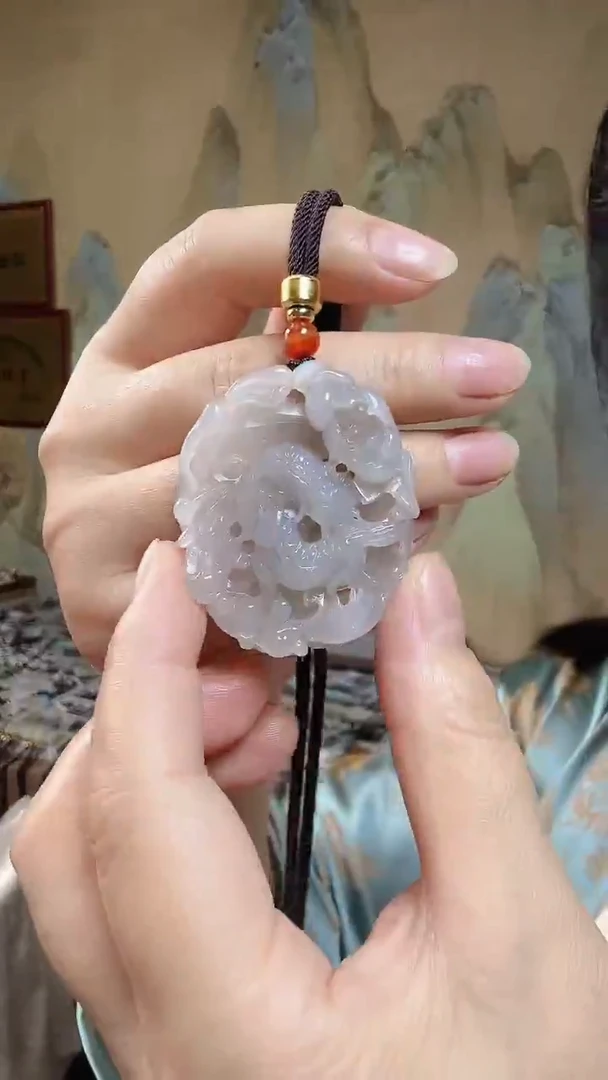 颈饰未镶嵌和田玉.