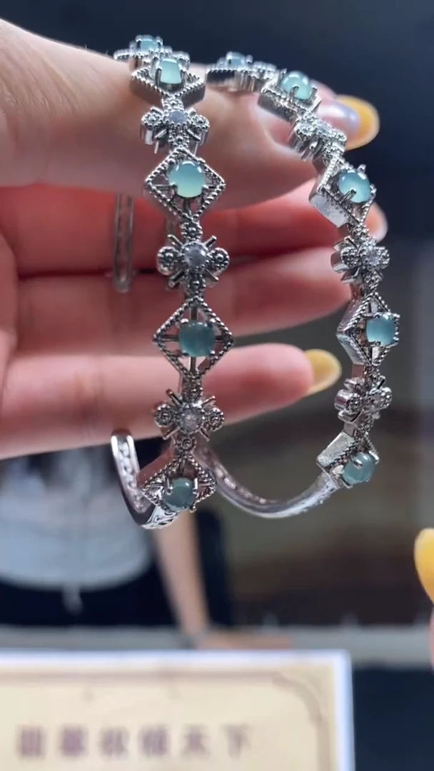 翡翠未镶嵌颈饰多样性发货【只发一件】*q11