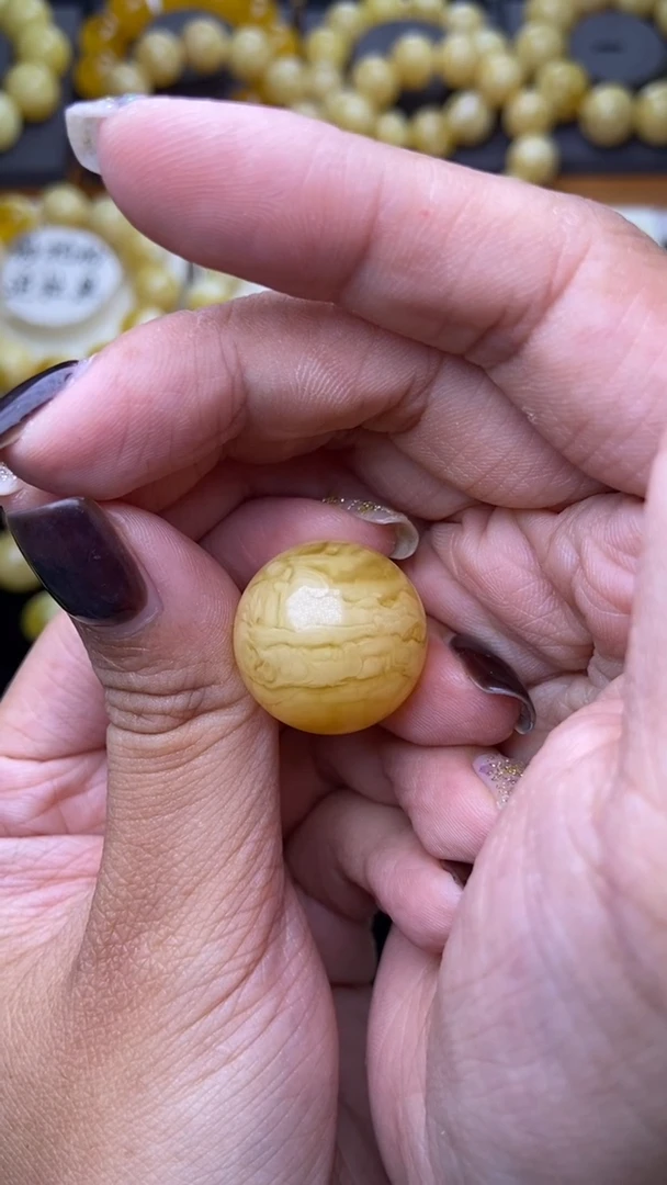 裸石琥珀未镶嵌星筠珠宝85