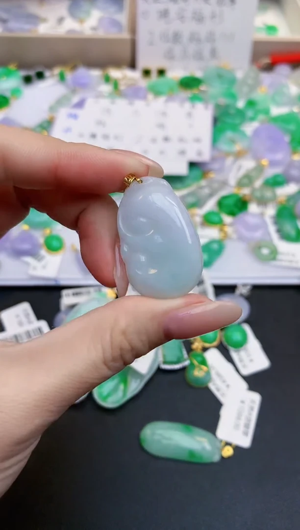 颈饰18K金镶嵌翡翠天然缅甸A货翡翠