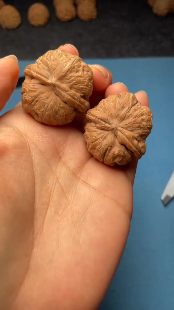 桃核把件w174  元宝 35尺