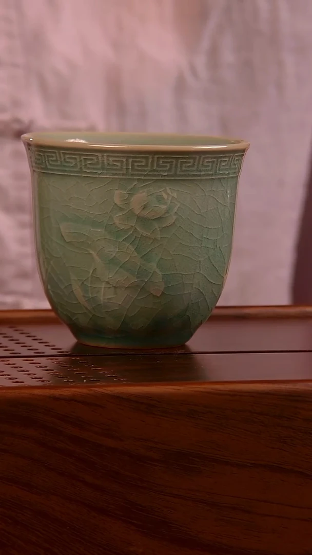 瓷片070号豆青荷花杯