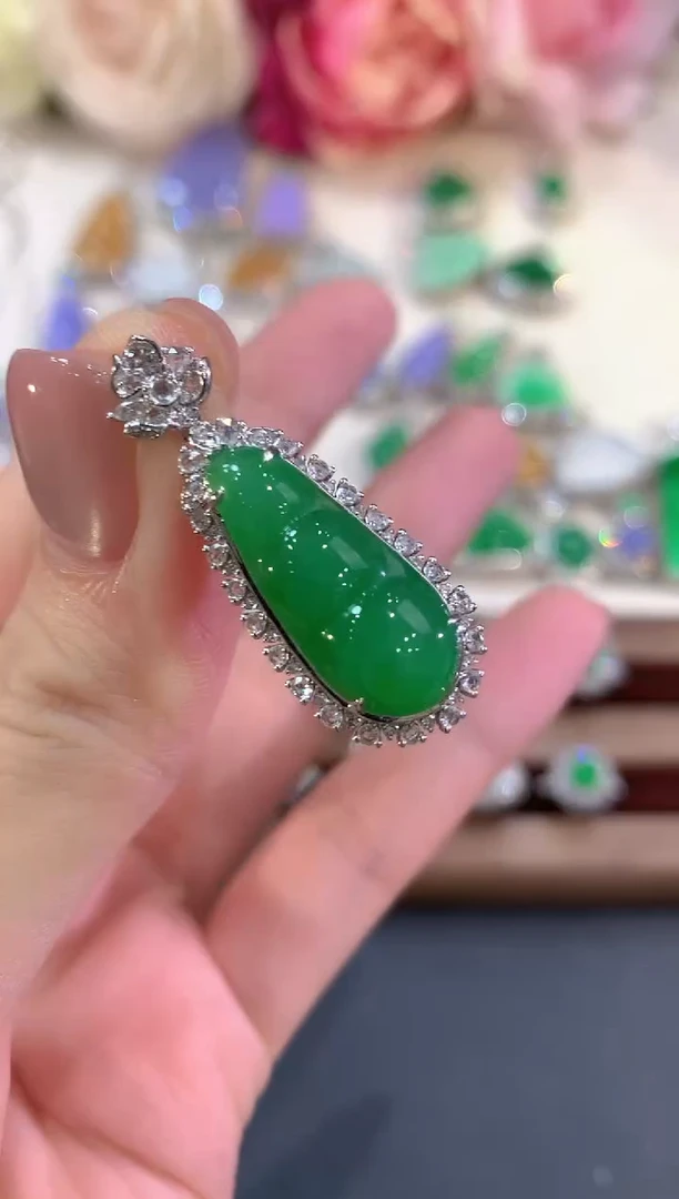 吊坠(不含链)18K金镶嵌翡翠蓝**泪a125