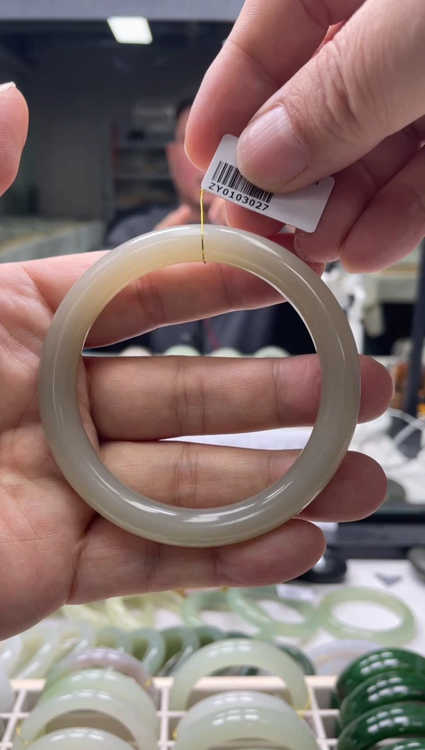 【闪购商品】和田玉手镯未镶嵌59-60圈口3027