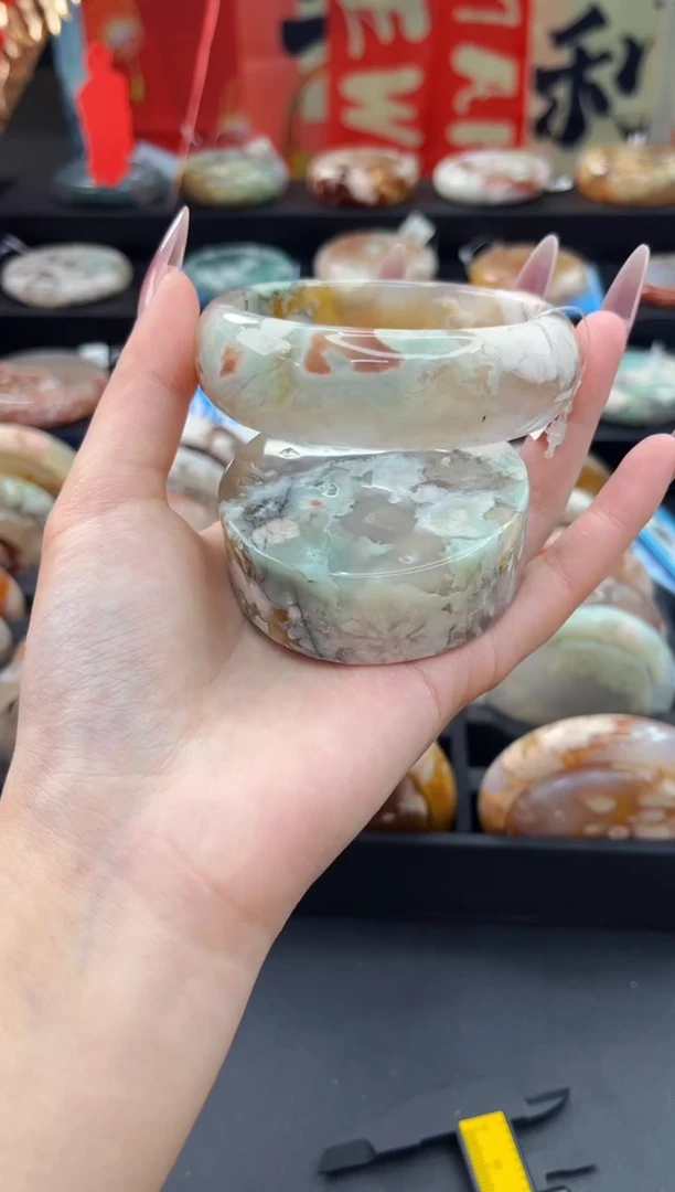 【闪购商品】石英质玉手镯未镶嵌赠送镯心（62圈口）