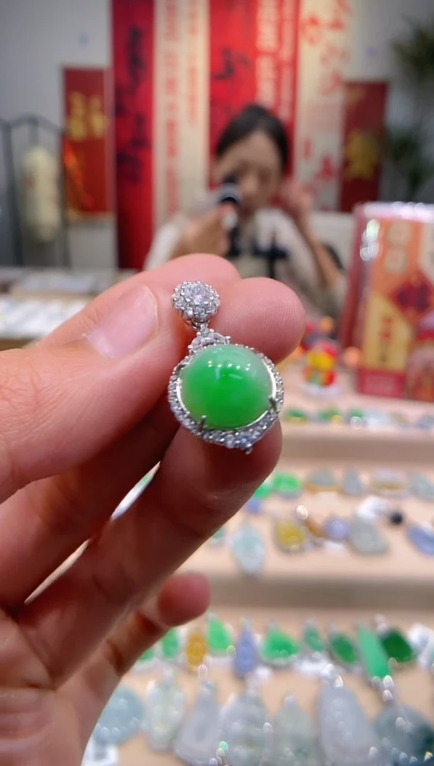【闪购商品】翡翠吊坠(不含链)银S925镶嵌蛋面