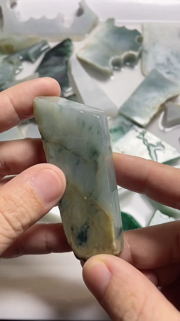 翡翠裸石翡翠小边料